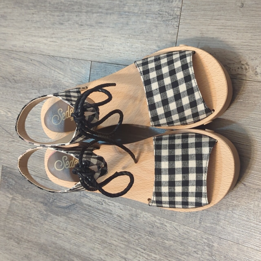 Sadette Sandal Co Linen Wooden Heel Clogs Tie up Sandals NWOT